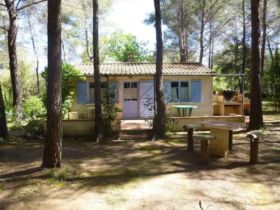 Maisonnette En Pleine Nature Le Beausset Exteriér fotografie